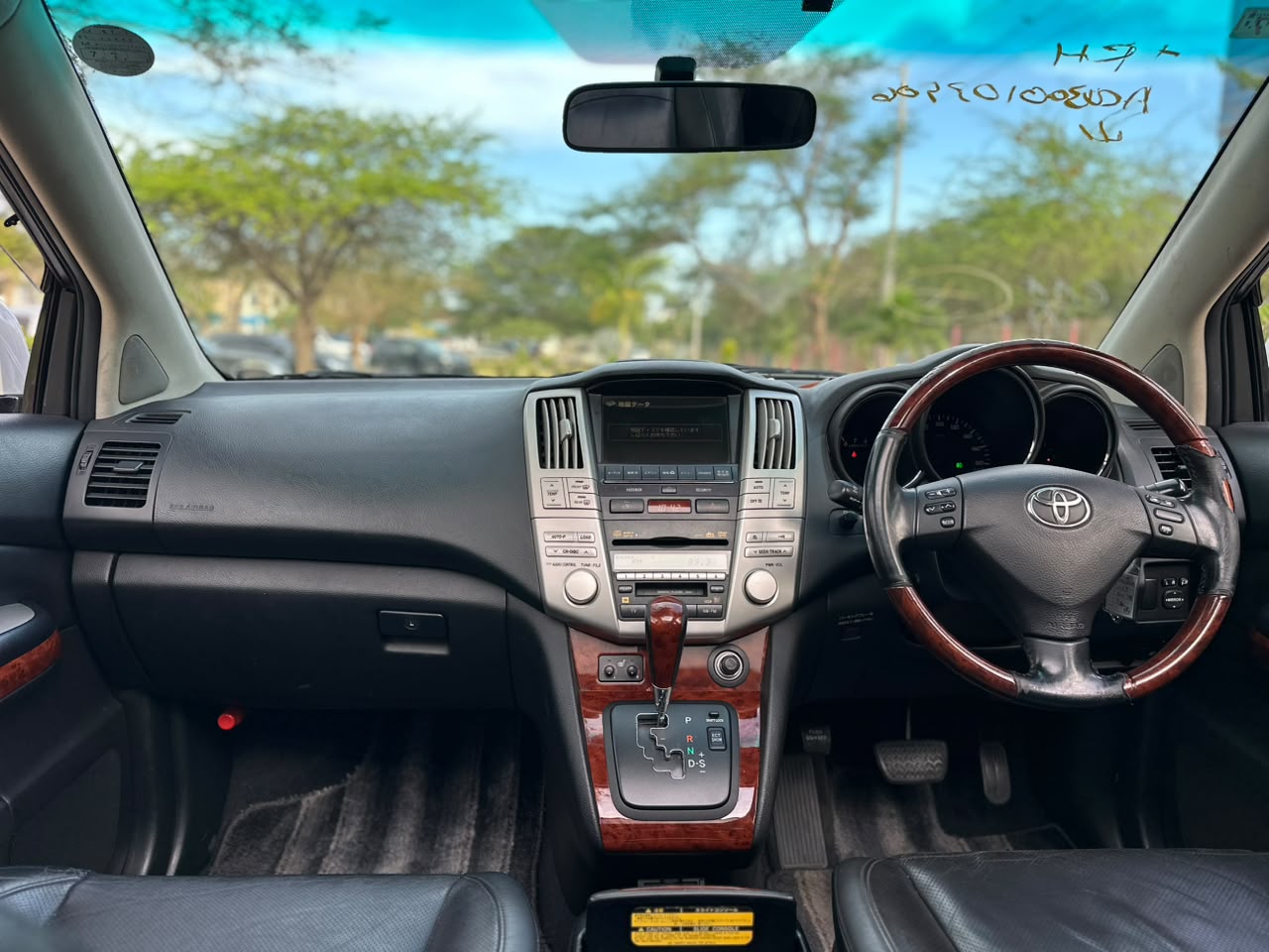 TOYOTA HARRIER thumbnail 4